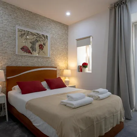 Lisbon Poets Inn-2